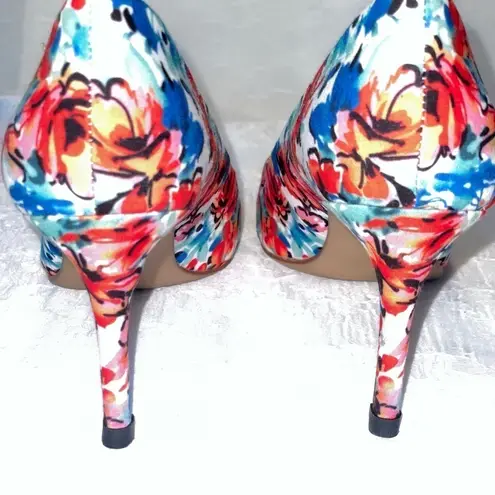 Kelly & Katie  floral pumps, size