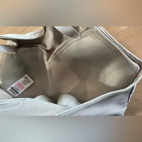 Gym shark MESH NECKLINE SPORTS BRA gray size medium