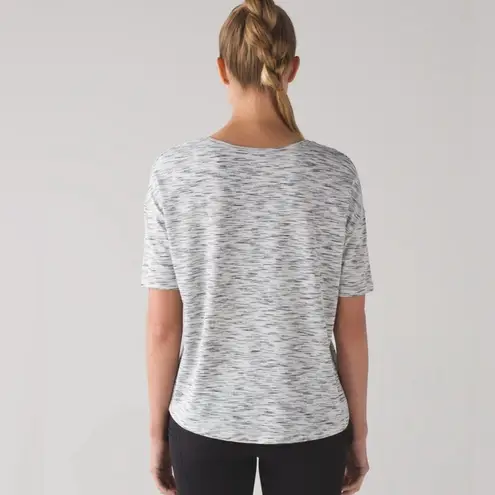 Lululemon  Run It Out Tee Tiger Space Dye Black White size 8