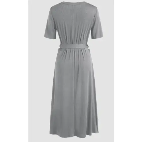 Cider Solid Belted Knitted Midi Dress in Grey