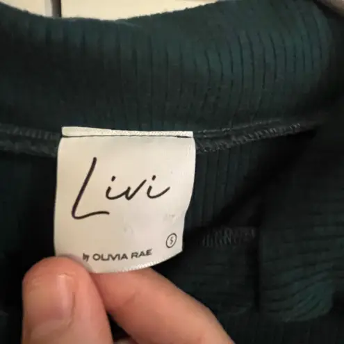 Livi Cute Dark Green Long Sleeve Button Shirt Collared Cute