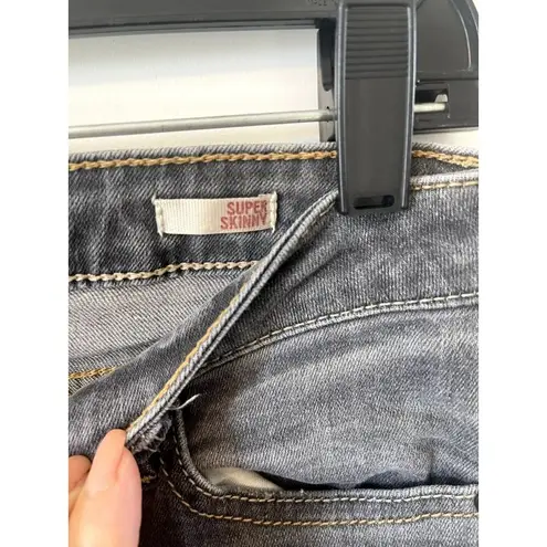 Arizona Super Skinny Gray Distressed Denim Jeans 3 Juniors womens stretch low