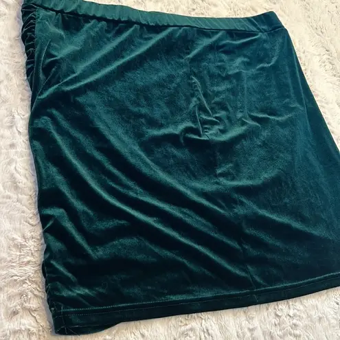 SheIn  CURVE skirt in size 4XL