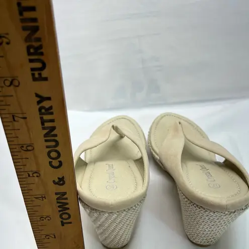 CRYSTAL QUEEN NEW BEIGE WEDGE SANDAL W/WOVEN TRIM SZ 7.5