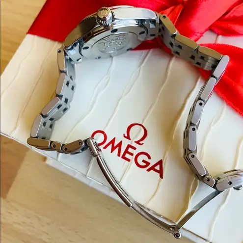 Gorgeous ladies OMEGA SEAMASTER stainless steel watch🔥🔥🔥 Blue