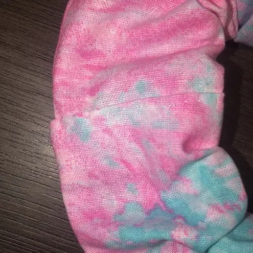 Handmade SCRUNCHIES 3/$8 or 5/$11!