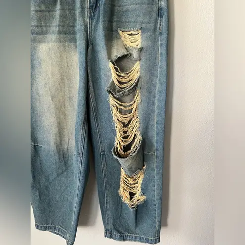 The Ragged Priest Distressed Goliath Low Rise Jean in Green Hue Women’s Size 28