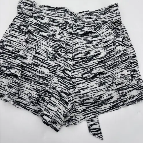 Lou & grey Lou & Gray Print Paper Bag Waist Shorts Black and White Size XS