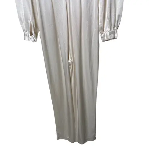 Mac Duggal Ieena for White LONG SLEEVE RUCHED PLUNGING NECK JUMPSUIT sz 2