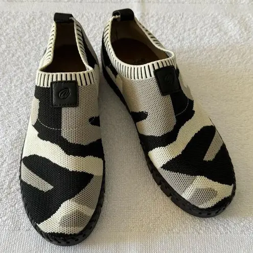 J. Renee Donnia Black White Zebra Print Slip