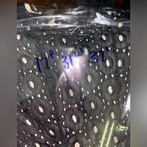 VINCE CAMUTO EYELET KNEE LENGTH A