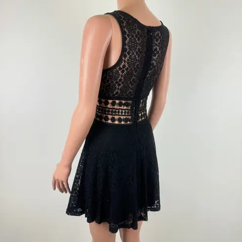 Cals | Black Lace Midriff Accent Dress