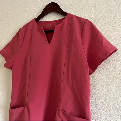 Mandala 5 Pocket Notch Neck Top