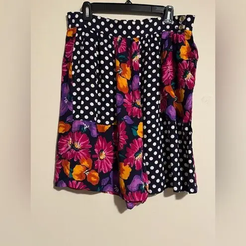 EUC Chaus Vintage Black & Purple Floral Polka Dot Rayon Shorts size 14 White