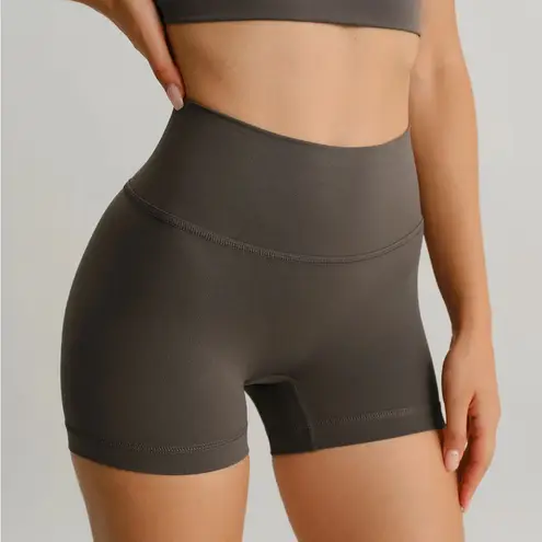 Berlook Activewear Dark Coffee Cut Out Shorts 3" Brown Size M