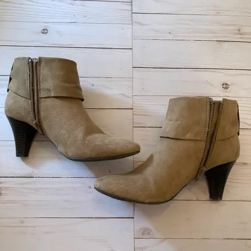East 5th Heeled Ankle Taupe Brown Almond Toed Booties Sz 7