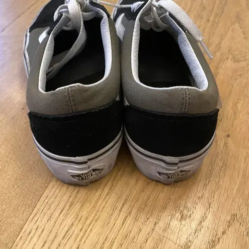 Vans  Sneakers in Black and Grey