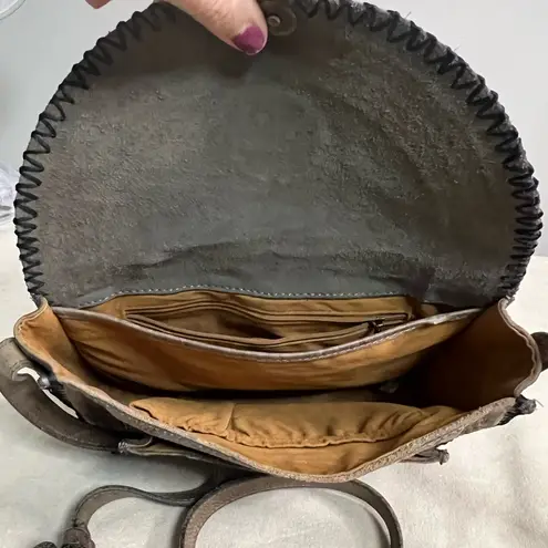 Patricia Nash 🔥 Tooled Leather Crossbody Messenger – Handcrafted Vintage