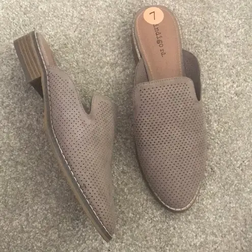 Indigo rd. Hayze Taupe Perforated Mules Sz 7