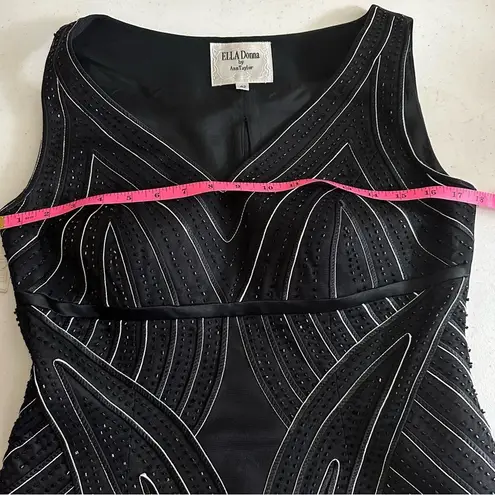 Ella Donna by Ann Taylor Black & White Beaded Sleeveless Blouse 42 Euro Formal