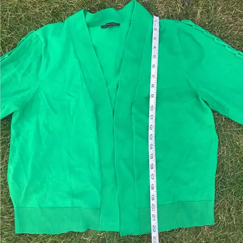 Jeanne pierre Pretty button less cardigan ๐๐NWOT