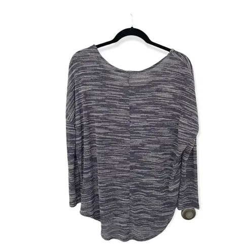 Olive & Oak SZ LG loose-fitting textured blouse