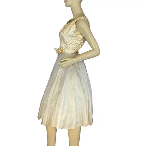 VINTAGE 1960’S CREAM SEQUINED FULL TULLE & SATIN SKIRT PARTY DRESS (S)