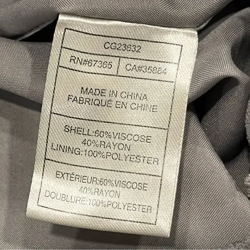 Cupcakes & Cashmere Gray Crochet Lace Trimmed Pull On Shorts size Small