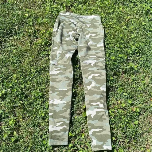 PINK - Victoria's Secret VS Pink Active Camo Leggings | XS‎ - Image 3