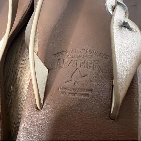 Freewaters Women’s Leather Sandals Size 6.5 Gold Braided Strap Flip Flops Brown