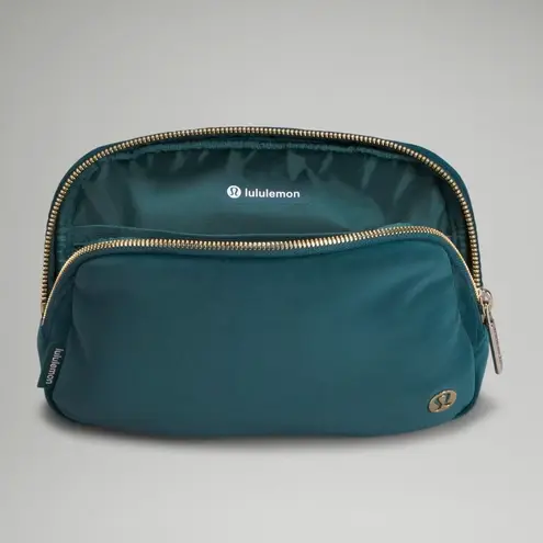 Lululemon NWT  Velour Everywhere Belt Bag Green Jasper Color Gold Hardware