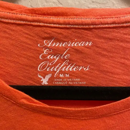 American Eagle  Outfitters Coral Graphic T-Shirt Size M New Without Tag NEW