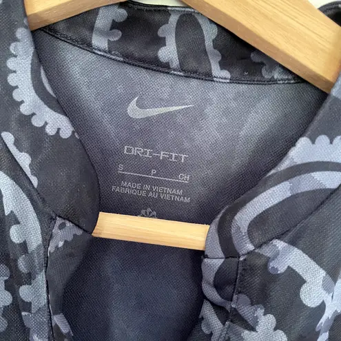 Nike  Dri Fit v-neck collared sleeveless workout tank top women's small paisley