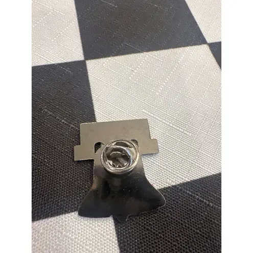 General Election November 2004 Bell Lapel Pin Collectible Political Memorabilia Red