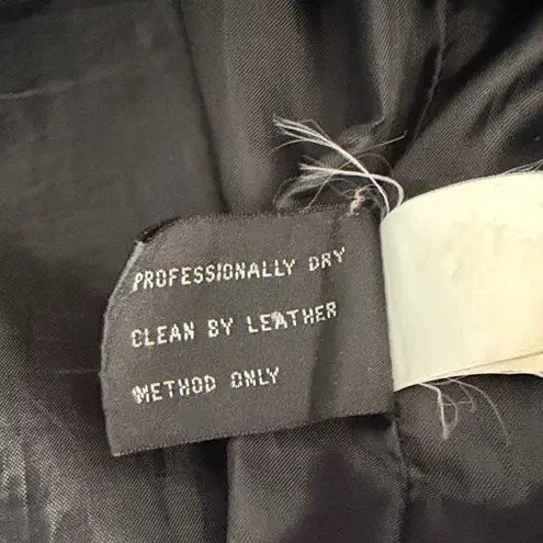 Jacqueline Ferrar Vintage Black Leather Button Jacket Shoulder
Pads w/ Gloves