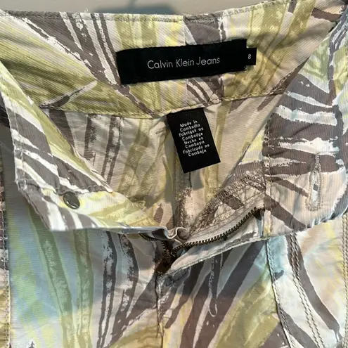 Calvin Klein Jeans  8 Medium Palm Print Roll Tab Shorts