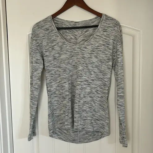 Lululemon Black Gray Long Sleeve Performance Round Neck Yoga Top Women’s Size 6