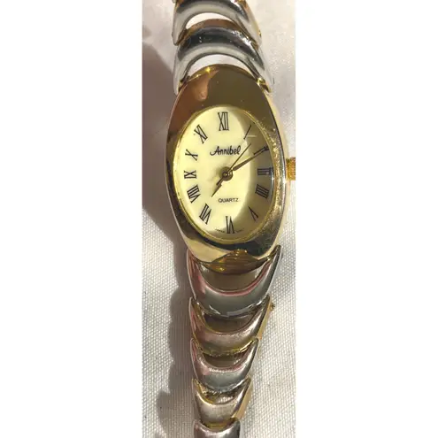 Annibel Women Two Tone Oval Face Roman Numeral Quartz Wristwatch Gold Silver