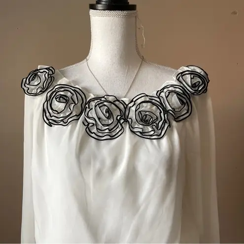 Liliana SIMPLY  | White Rosette Off-Shoulder Pepulum Blouse Sz M