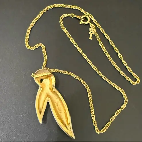 Trifari Vintage Crown Gold Tone White Enameled Knit Bow Pendant 15” Necklace 11g