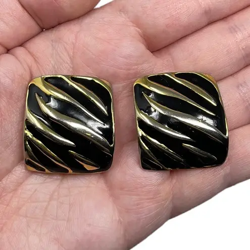 Vintage Unsigned Gold Tone & Black Clip On Earrings Statement Zebra Animal Print
