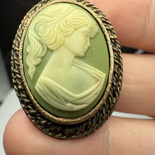 Cameo Lady Face Retro Brooch Pin Signed Peri