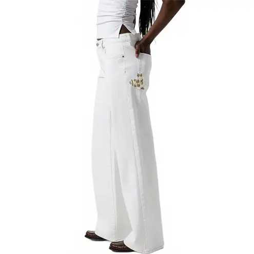 PacSun  Casey Low Rise Baggy Jeans Leopard LA & Heart Patch White Size 24