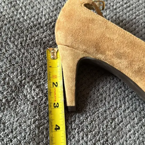 Adrienne Vittadini Camel Suede Pointed Toe Ankle Strap Heels Size 7ā High Heel