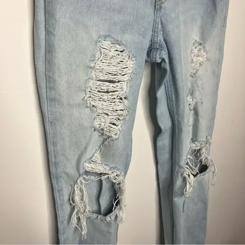 BDG  urban outfitters Slim Straight distressed jeans light wash size 25