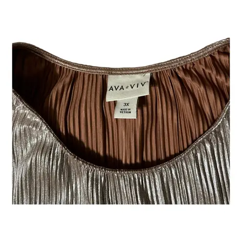 Ava & Viv Long Sleeved Champagne Metallic Plisse Scoop Neck Blouse 3X EUC