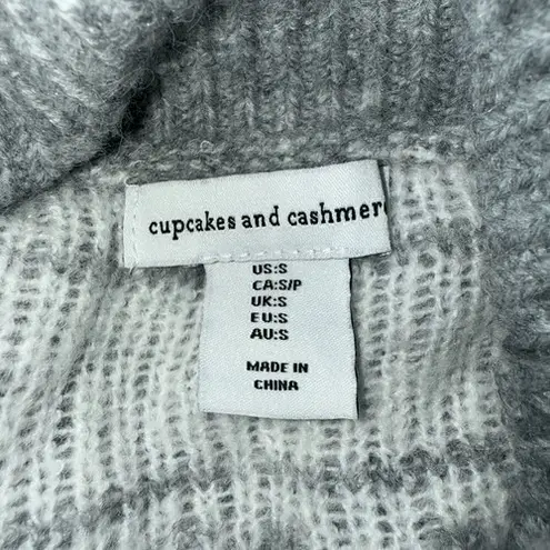 CUPCAKES AND CASHMERE Fair Isle Gray & White Snowflake Turtleneck Sweater EUC S