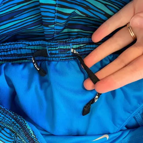 Nike NWOT |  women’s blue print running active shorts —‎ small