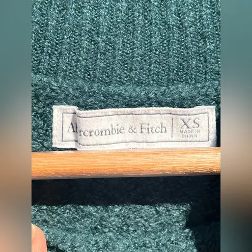 Abercrombie & Fitch  Mockneck Chevron Sweater in Forest Green thumbnail 9