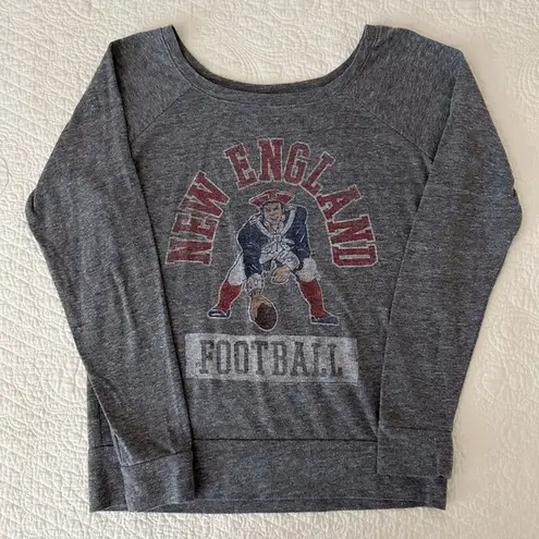 New England Patriots Junk Food Off Shoulder Raglan Long Sleeve Shirt Top Gray